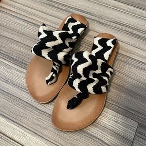 Black and White Patterned Cloth Sandals with Back Strap